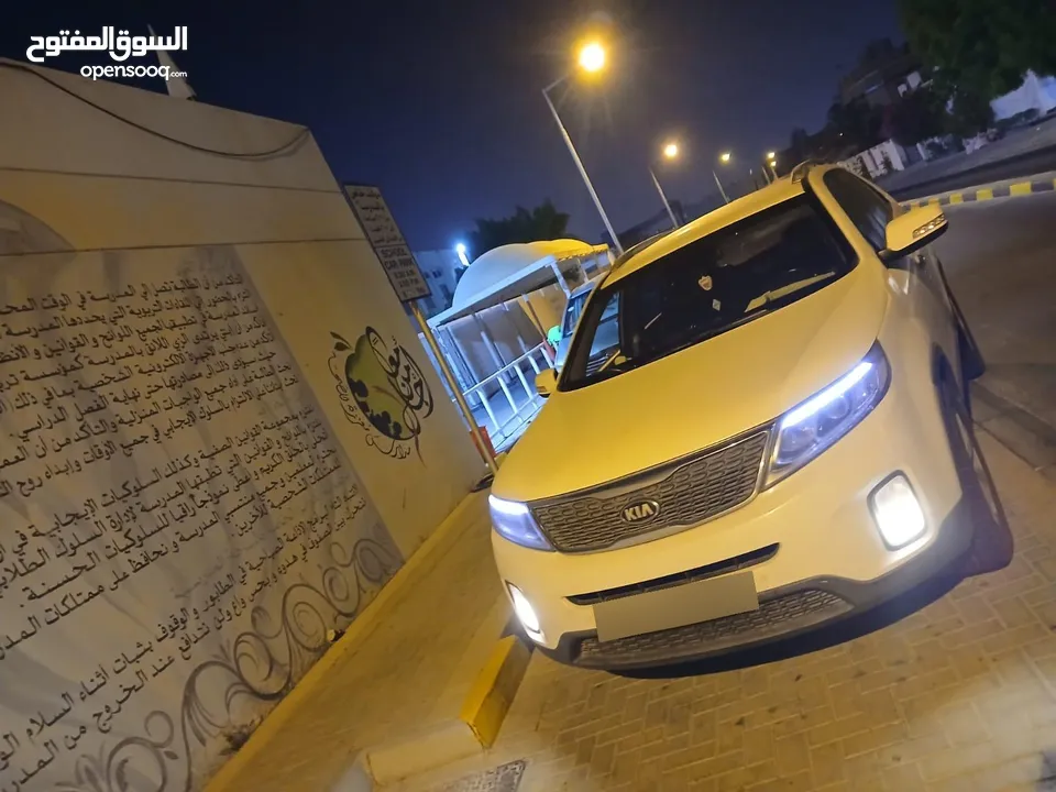 كيا  نظيفه جدا ماشيه 150 مبيمه مسجله الى شهر سته 2026 شاشه وميكف بااااارد وكل شي تمام