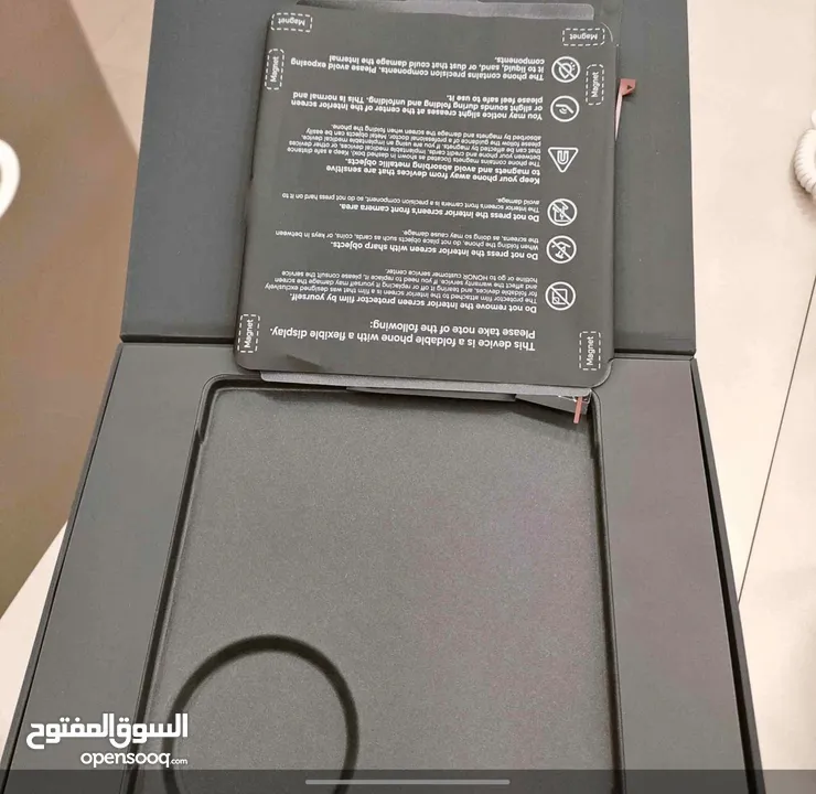 honor magic v3  بحال جديد استعمل اسابيع