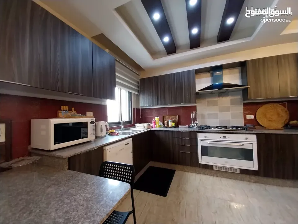 شقة للايجار في دير غبار  ( Property 36064 ) سنوي فقط