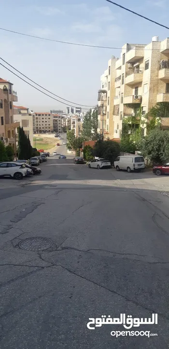 شقة سوبر ديلوكس ط 3  خلدا 177 م  خلف مطعم ورد