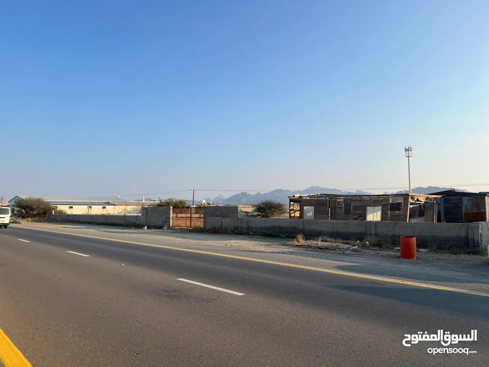 للإيجار: أرض تجارية مميزة بمساحة 5100 متر  For Rent: prime commercial Land - 5100 sqm