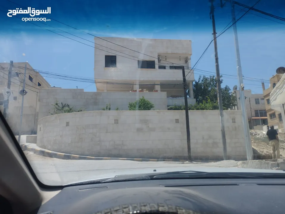 إعلان مميز - أرض سكنية للبيع في جبل رحمة، الزرقاء