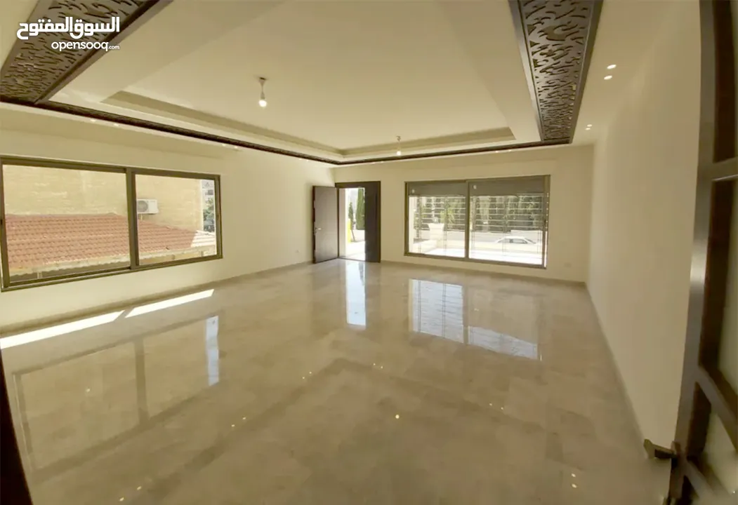 عبدون شقة ارضية مميزة للبيع مساحة 210 متر