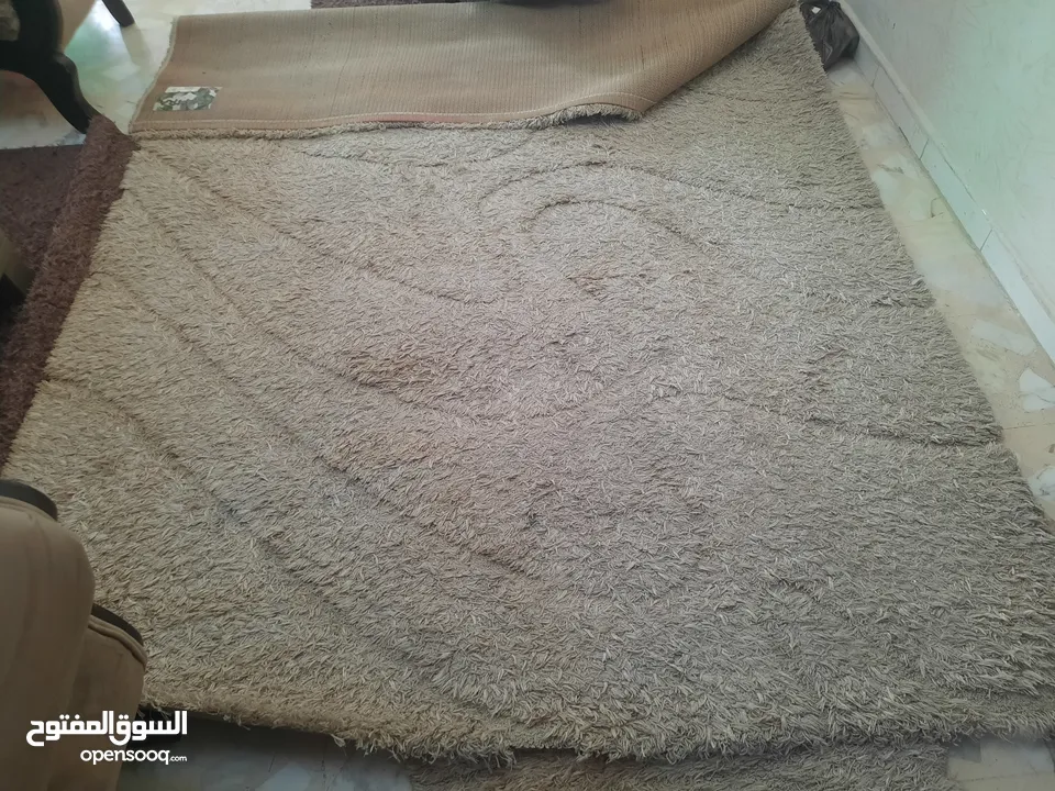 سجاد فاخر للبيع (سجادة الوان قياس عرض 150×230 ) وسجاده وممر شاغي طقم الممر قياس 250 طول وعرض 80 سم
