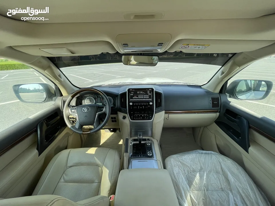 Toyota Land Cruiser GXR V6 Model 2017 Gcc Specifications Full Options