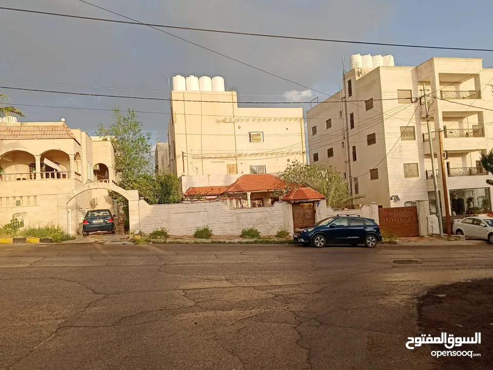 بيت للبيع مكون من ثلاث طوابق عمان جاوا إسكان أشكو ضاحية الكرمل