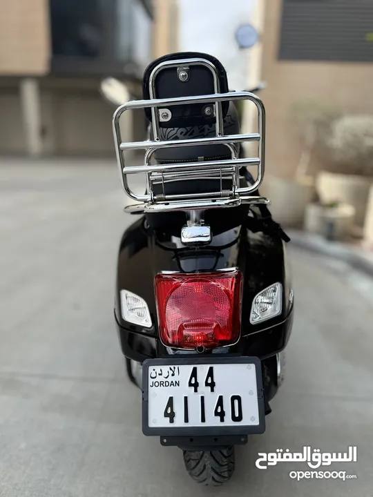 Vespa PIAGGIO GTS300 / Super clean / Black