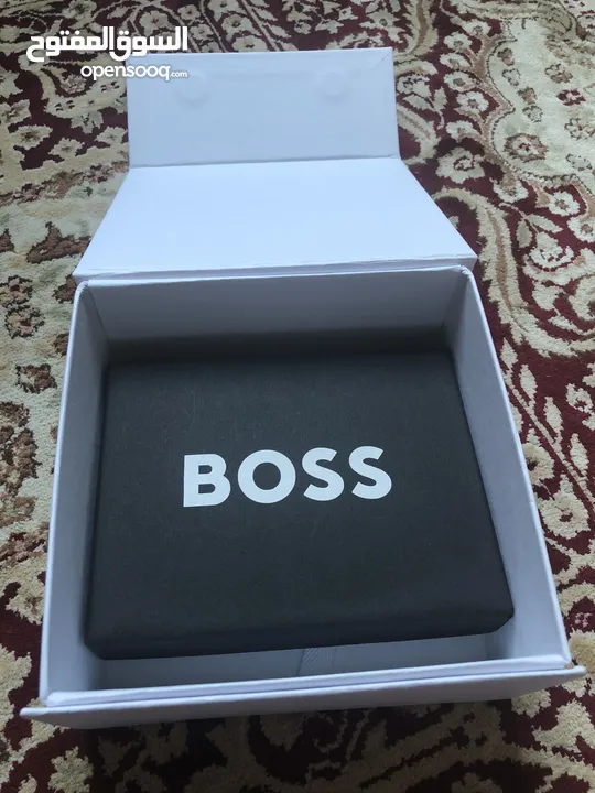 محفظة جلد أصلي 100٪؜ من شركة Boss