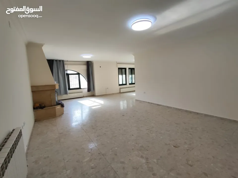شقة غير مفروشة للإيجار – الطيرة  شارع روما