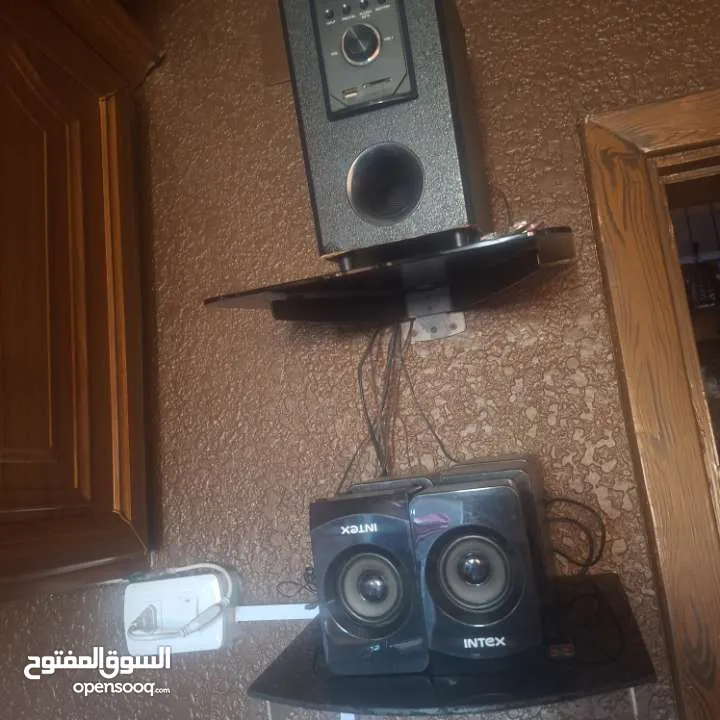 مسجل وسماعات