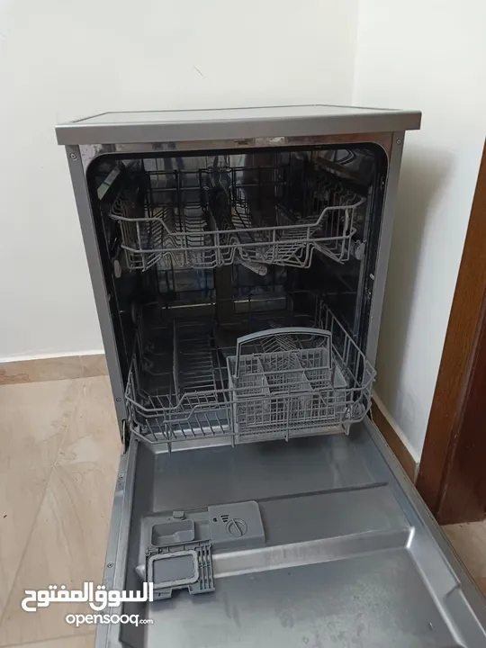جلاية هايسنس مستعملة بحالة جيدة