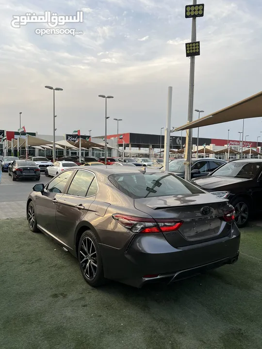 Toyota camry 2022 مواصفات SE