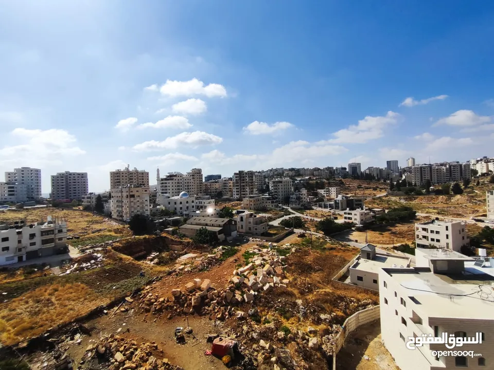فرصة راقية للإيجار – روف مميز بإطلالة مفتوحة في أول رافات قرب سنقرط وصالات الهاشم سابقا