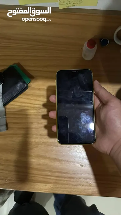 ايفون 11 بحاله ممتازه وبسعر مغري  افحص قبل كل اشي والسعر فش في مناقشه بلمره فش مجال