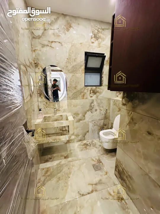 شقة فاخرة - لم تسكن - تشطيبات سوبر ديلوكس - 4نوم 2ماستر - 216م - بإطلالــــه مميزة