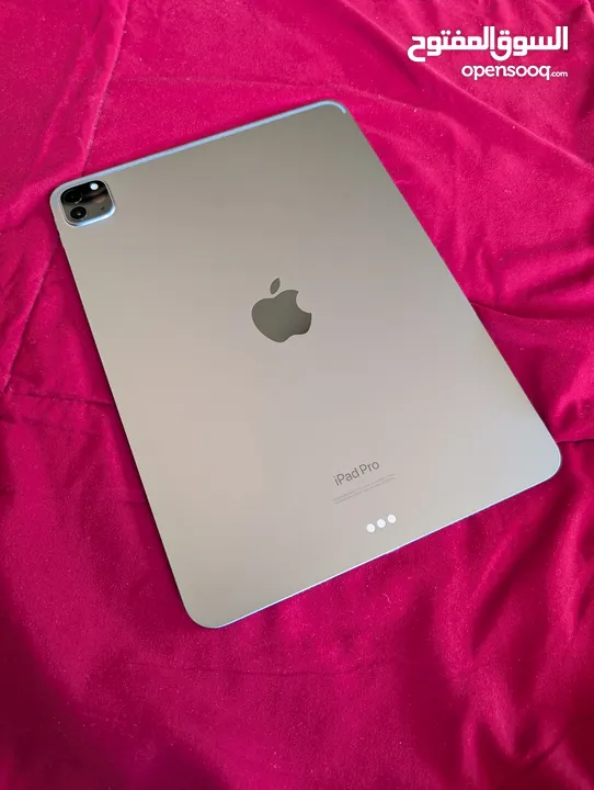 iPad Pro 11 M2 128GB  Space Gray ( بطارية 99% )