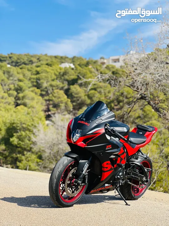 GSX,,1000,,R  بحالة الوكاله ومميزه وممشى قليل