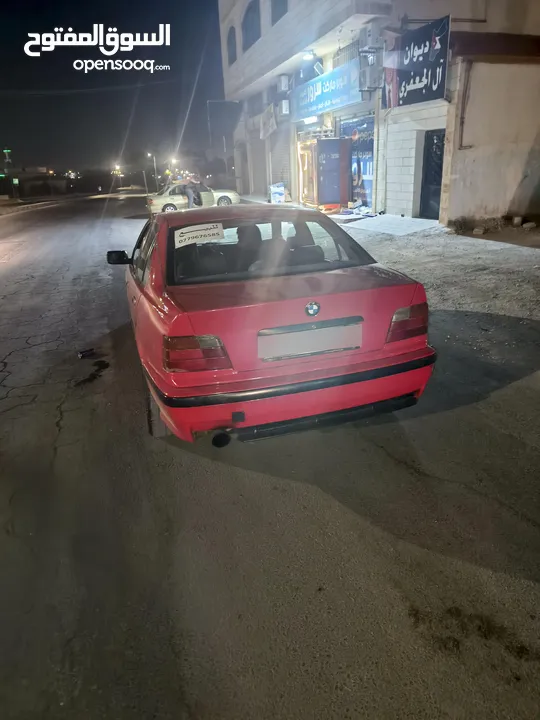 بي ام دبليو 318 وطواط