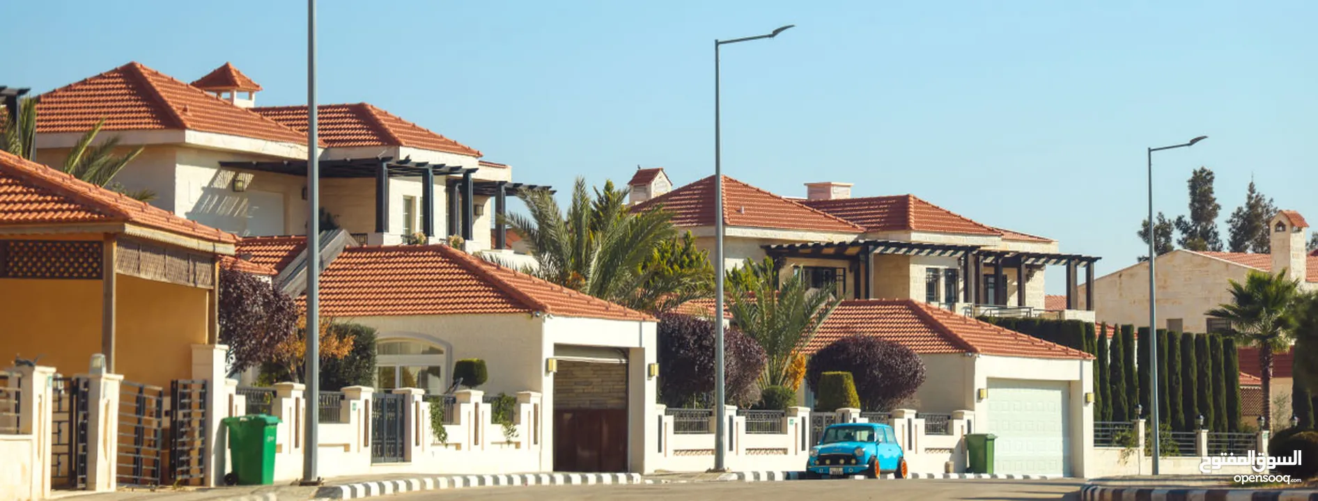 تملك فيلا العمر في ضاحية الأندلسية