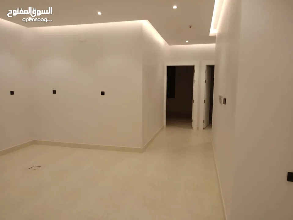 شقة فاخرة للايجار الرياض حي الياسمين   المساحه 180  مكونه من   3  غرف نو