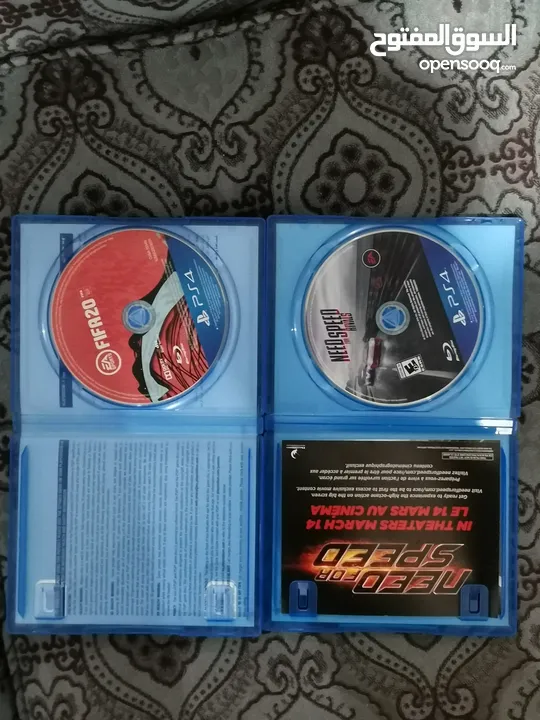 2 PS4 CDs in very good condition - 2 اسطوانات بلايستيشن 4 بحالة جيدة جداا