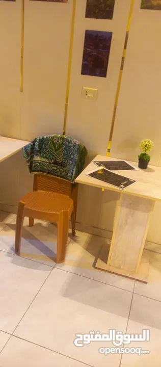 عدة وافل وكريب وماكينة بوظة عالصاج ومطبخ ومجلى وثلاجة