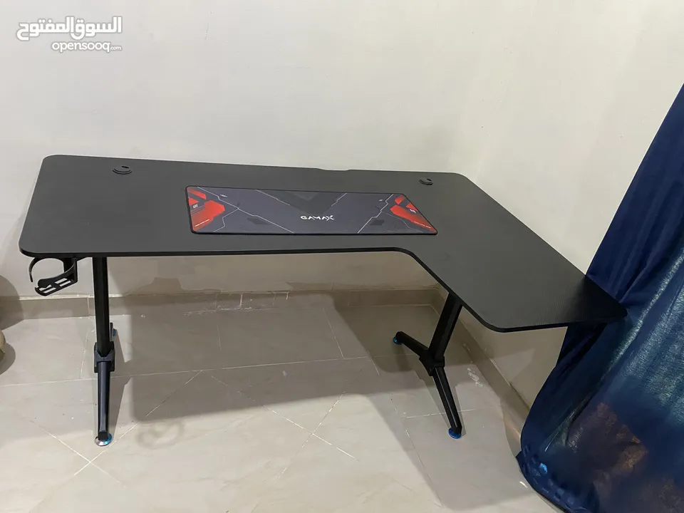 Gaming table