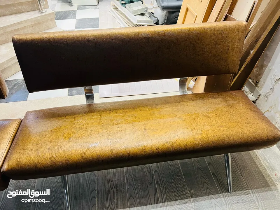 مقاعد انتظار للبيع