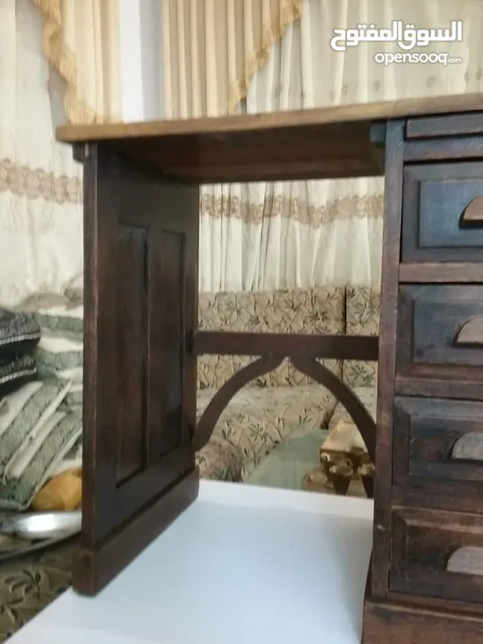 انتيك - مكتب خشب بلوط صناعه يدويه بالكامل قبل المكن والبراغي 1890 الي 1910 4 ادراج