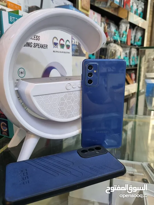 مستعمل Samsung M52 5G رام 8 جيجا 128 بدون كرتونه هدية كفر ولزقة وشاحن الاصلي متوفر توصيل