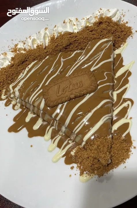 رشة سكر.. جاهز تعيش لحظات لذيذة؟ حضّرنا لك أحلى تشكيلة دونات طازجة وكريب طازج