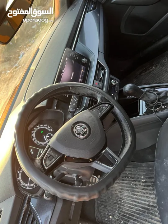 سكودا كاميك لون باطوني موديل 2020