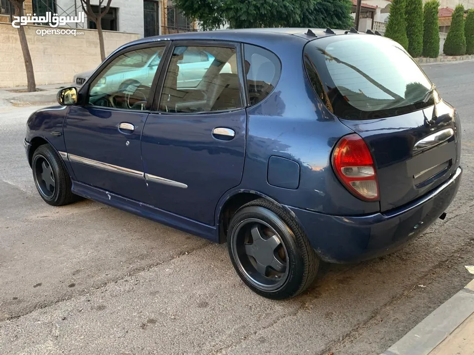 دايهاتسو سيريون 2001