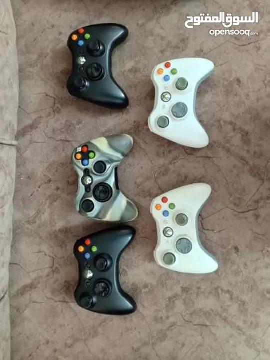 X Box 360 مستعملة 5يدات 3سود و2بيض و14سيدي  وشاحنين وبطريتين