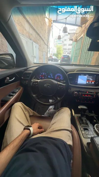 سورينتو 2018 فل إضافات سبع ركاب ما عدا فتحه فرش بني ماشي 100 ألف ماطور 2200
