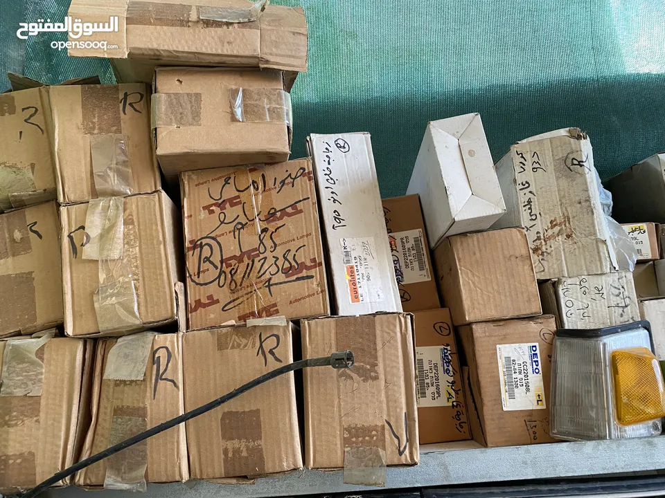 اضوية سيارات جديدة بالكرتونة