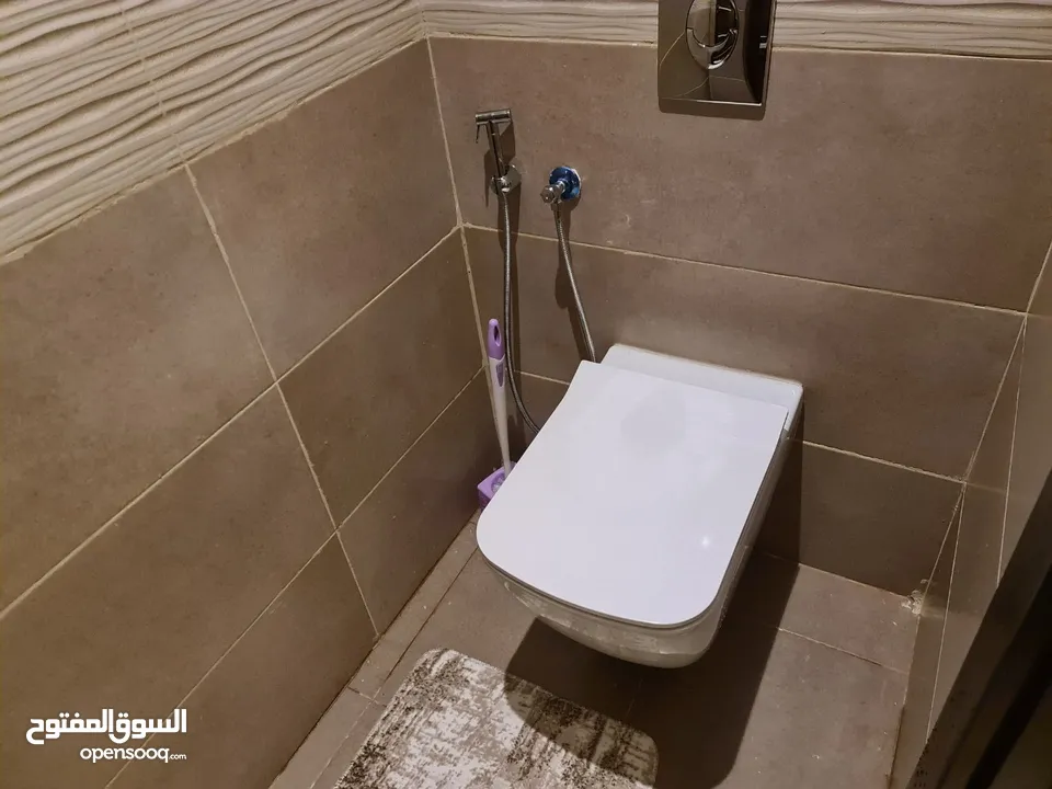 شقة مفروشة بحالة ممتازة تشطيب شخصي