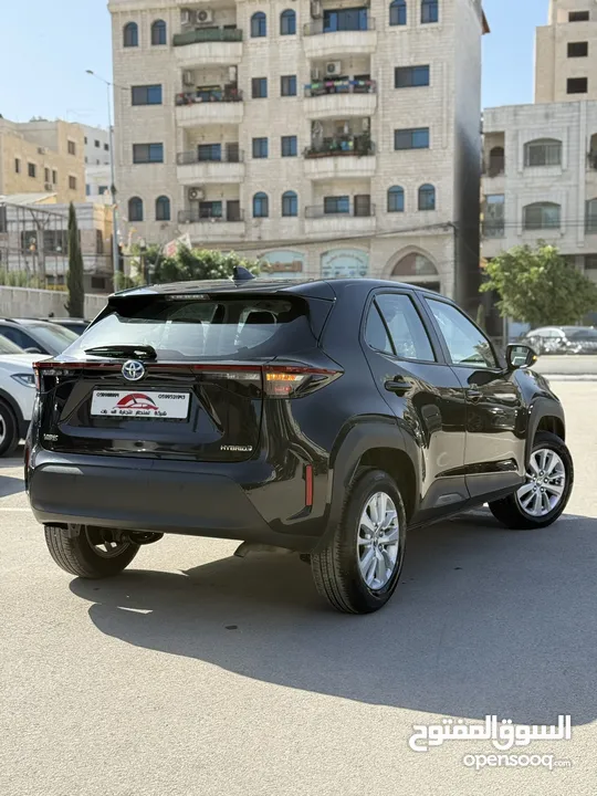 تويوتا ياريس كروس ترخيص 2022  محرك 1500 هايبرد  جير أوتوماتيك  172 حصان هاندبريك كهربائي عداد 61000