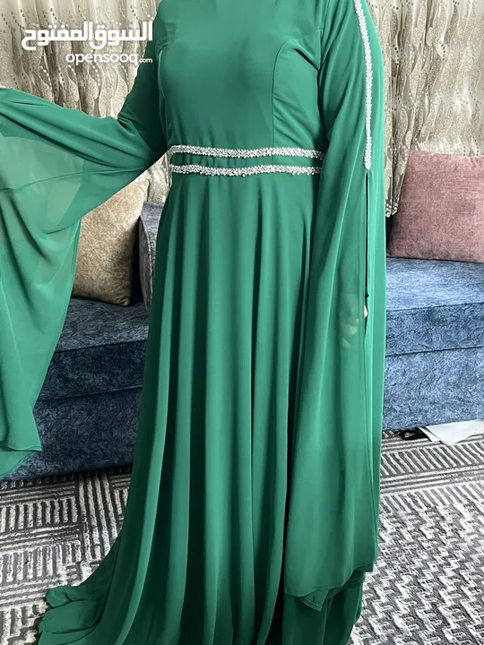 فستان  للبيع بسعر 25دينار