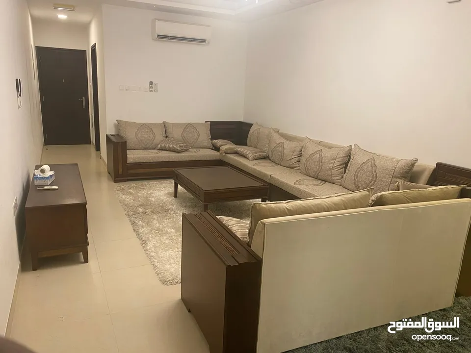 شقه مفروشة جزئياً في مرتفعات القرم Partly furnished apartment in Qurum Heights