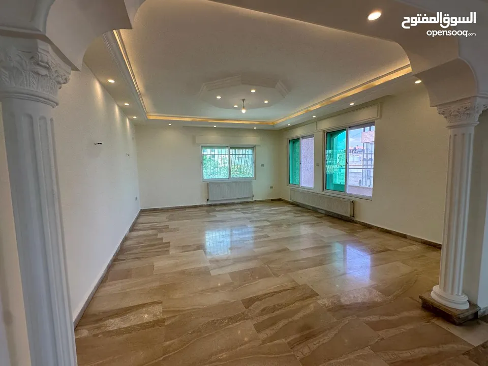 شقة طابقيه غير مفروشة للايجار في ضاحية الامير راشد ( Property 38396 ) سنوي فقط