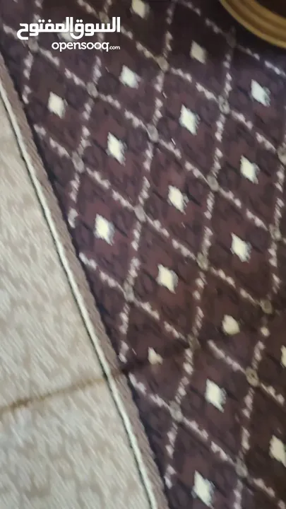سجادة بحالة ممتازة