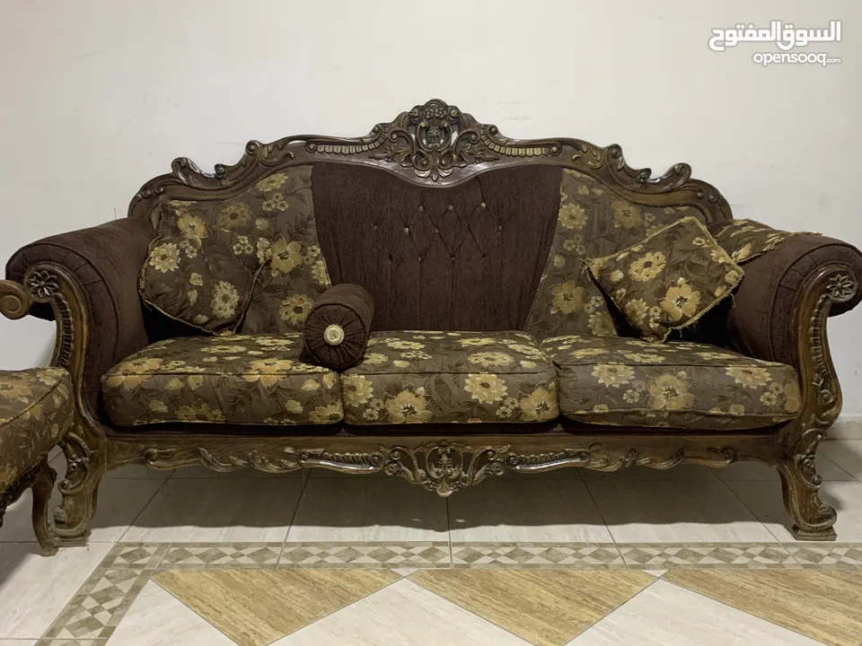 كنب للبيع المستعجل