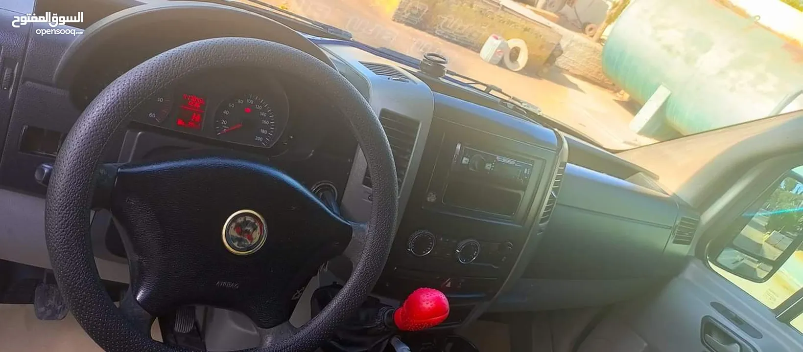 باص كرافتر مع ثلاجة تبريد