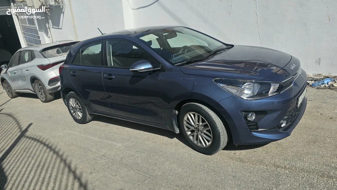 سياره اصل شركه ومعها كفاله3 سنوات