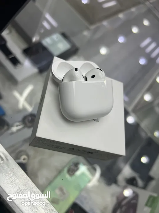 Apple AirPods 4 only 15 days uesd