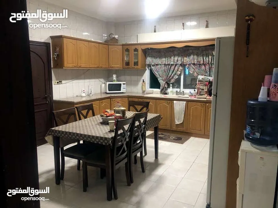 منزل مستقل في الهاشمي الشمالي مساحة الارض 500 متر شارع نعيم بن عبد الله  امتداد شارع فيلادلفيا