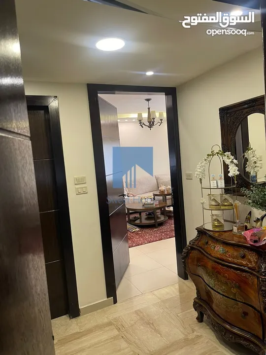 شقة فاخرة للبيع في الرابية طابق ثالث 180م مع روف 60م تشطيب سوبر ديلوكس بسعر مغري