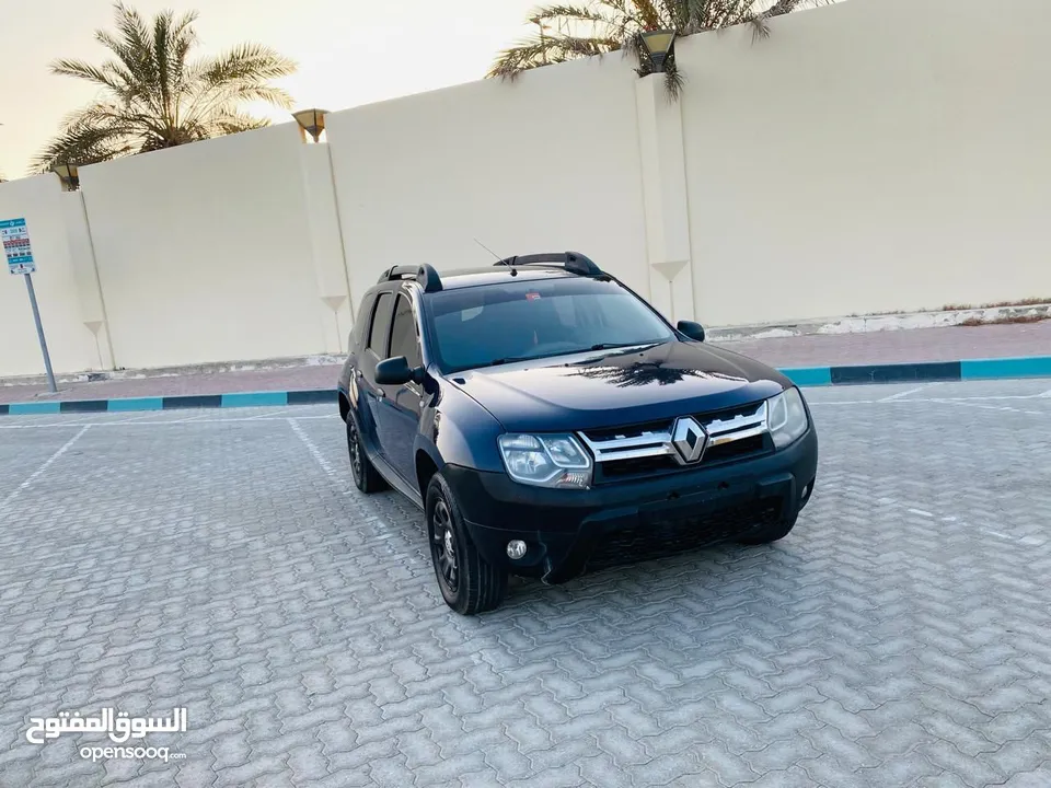 Renault duster 2017 GCC mid option  164000 km