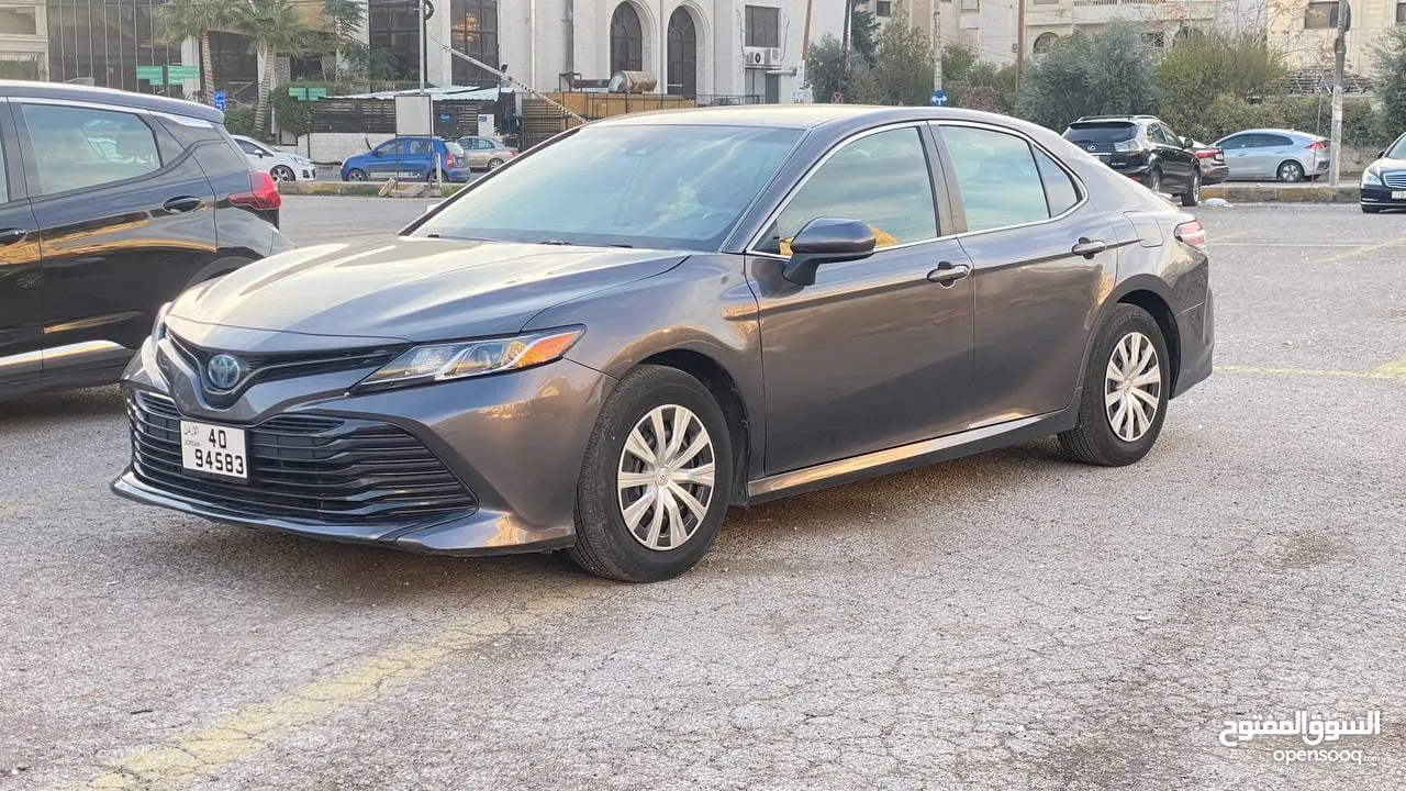 2018 Toyota Camry LE بطارية ليثيوم